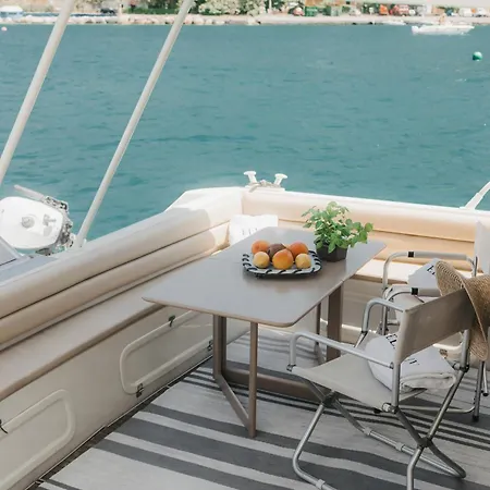 Botel Elki4rent La Spezia
